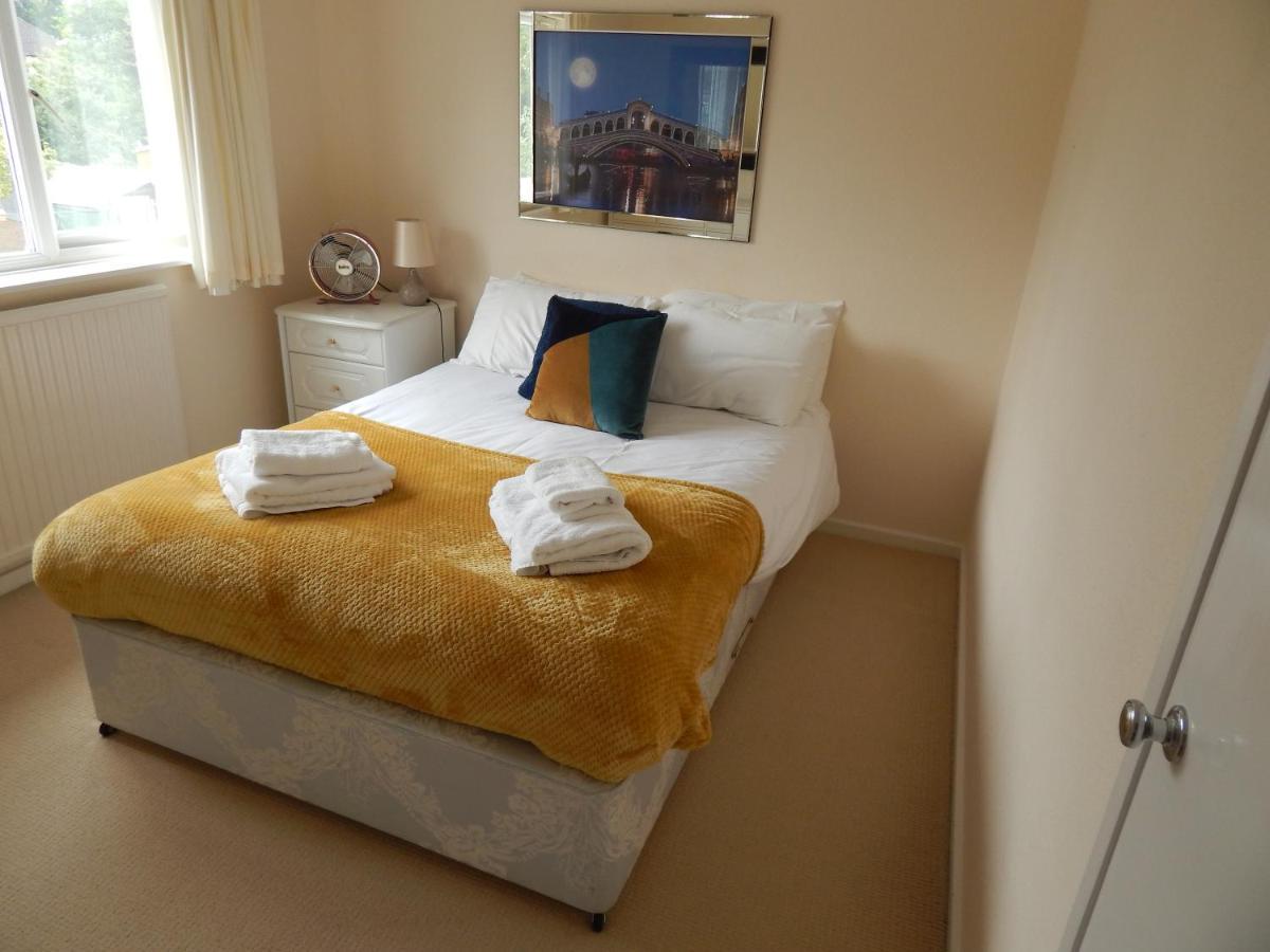 Spacious 3 Bdr House With Parking-Families-Corporate Groups By Orbitat Accommodations Cambridge Eksteriør billede