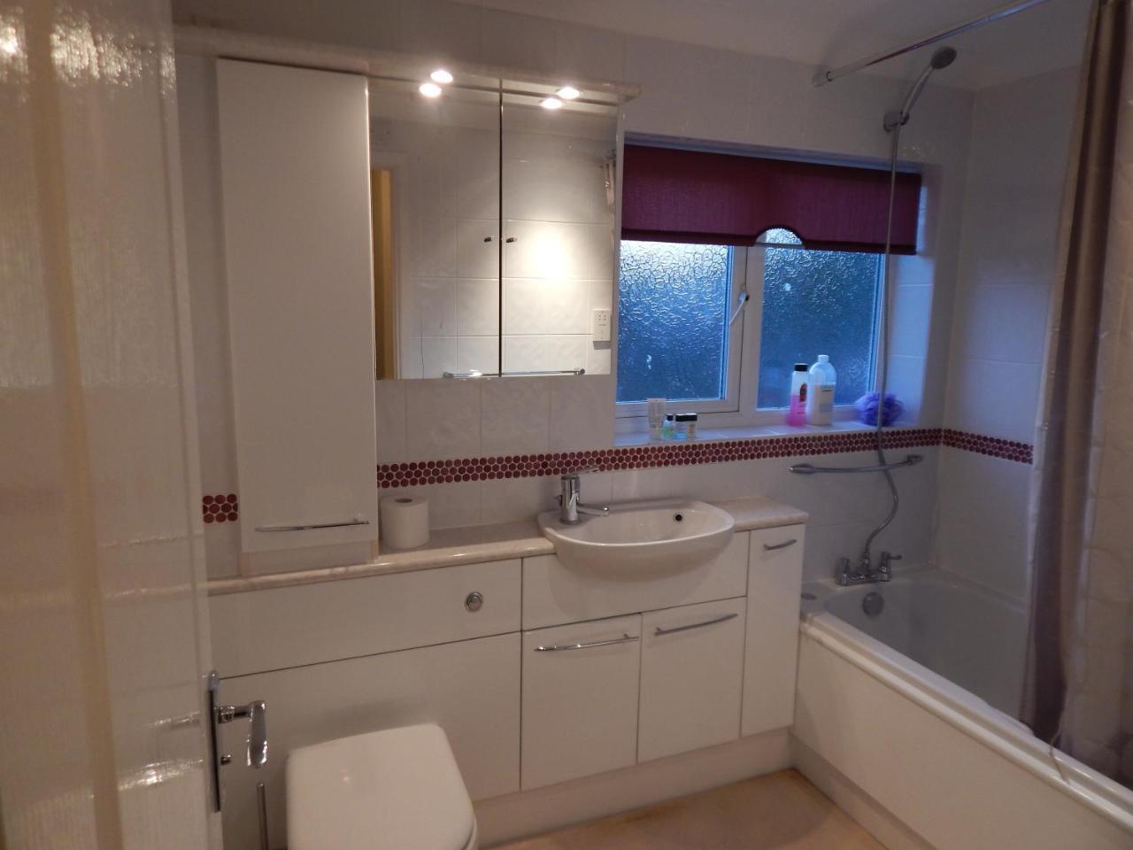 Spacious 3 Bdr House With Parking-Families-Corporate Groups By Orbitat Accommodations Cambridge Eksteriør billede